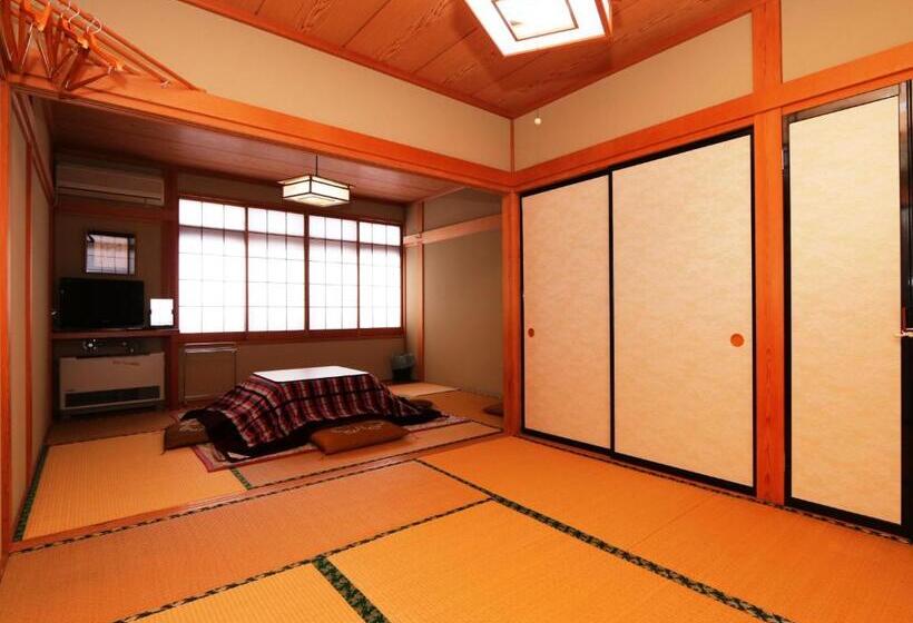 패밀리 룸, Minshuku Kojima