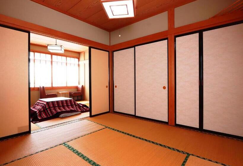 패밀리 룸, Minshuku Kojima