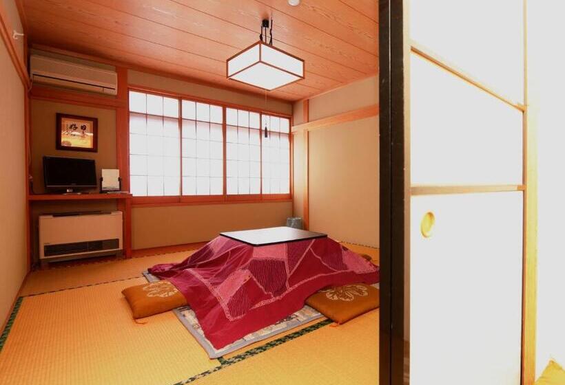 스탠다드 트리픔 룸 공동욕실, Minshuku Kojima