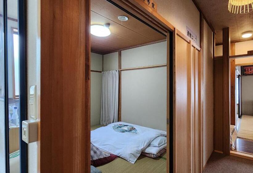 이코노미 싱글 룸, Minshuku Kojima