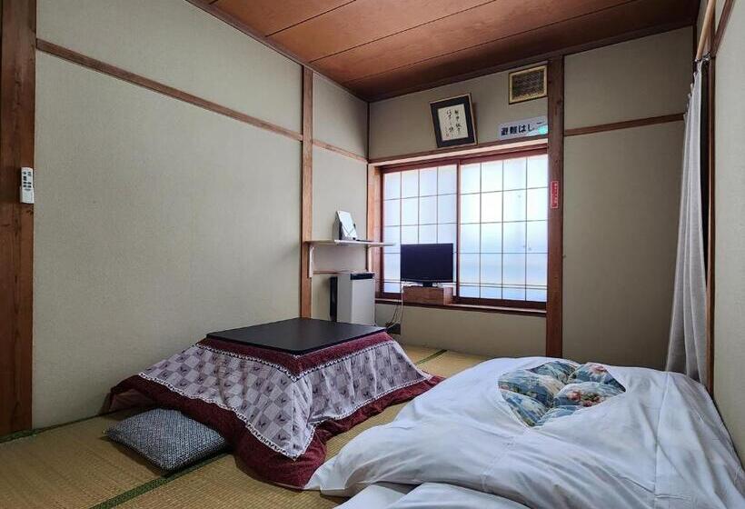 이코노미 싱글 룸, Minshuku Kojima