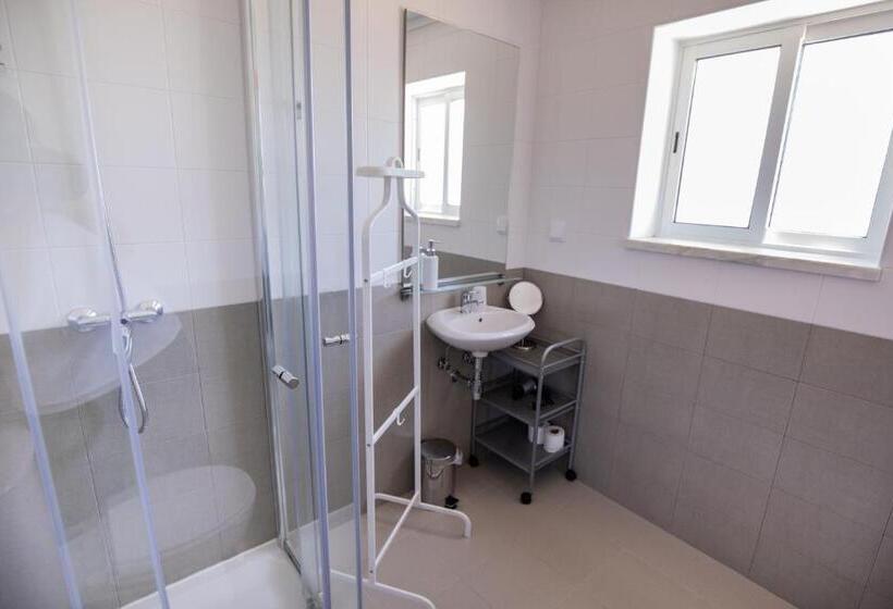 Deluxe Zimmer, Ericeira Atlantic   Hostel