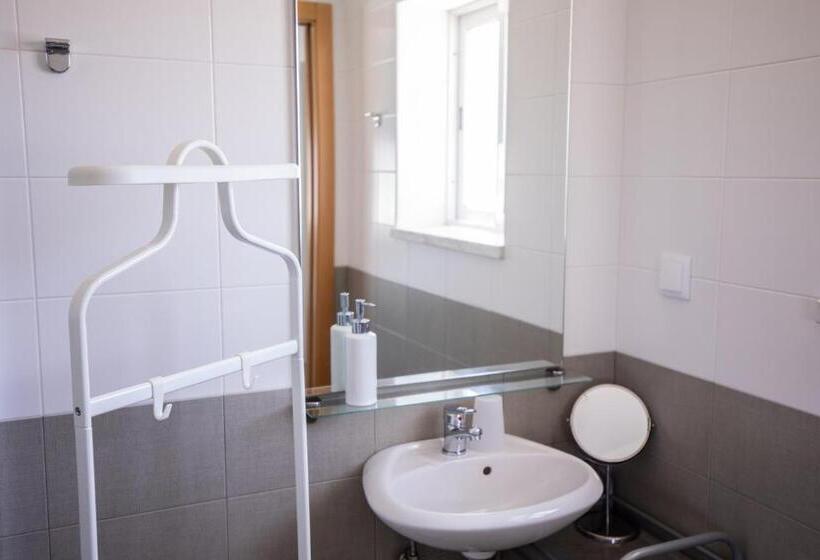 Deluxe Zimmer, Ericeira Atlantic   Hostel