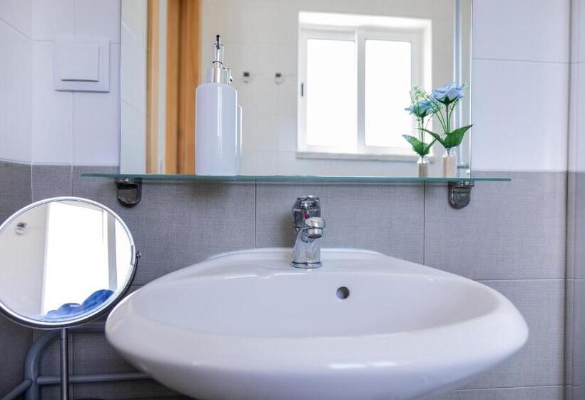 Deluxe Zimmer, Ericeira Atlantic   Hostel