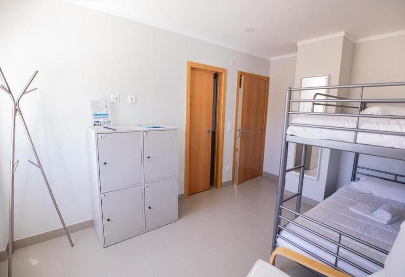 Familienzimmer seitl. Meerblick, Ericeira Atlantic   Hostel