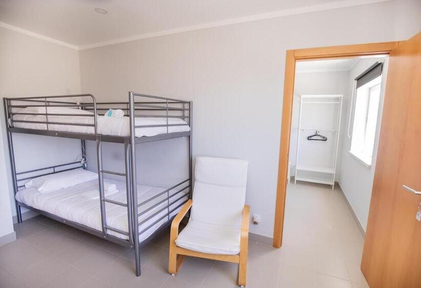 Familienzimmer seitl. Meerblick, Ericeira Atlantic   Hostel