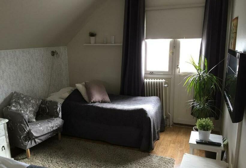 חדר סטנדרט חדר אמבטיה משותף, Höjdens Lågprishotell