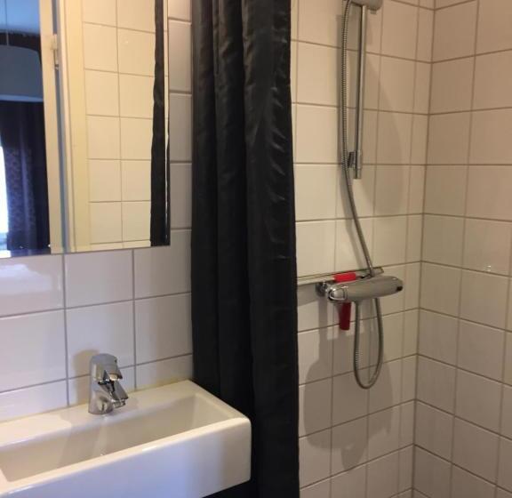 חדר סטנדרט, Höjdens Lågprishotell