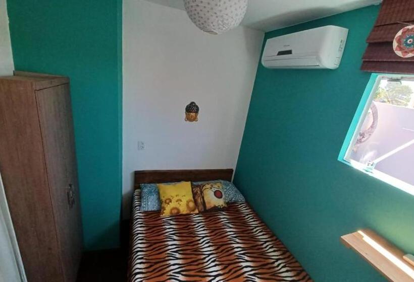 اتاق استاندارد با سرویس بهداشتی مشترک, Hostel Tribos Livres