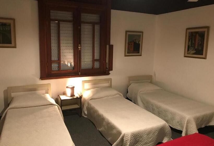 اتاق خانوادگی, Antares