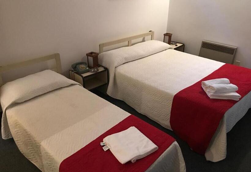 اتاق استاندارد سه نفره, Antares