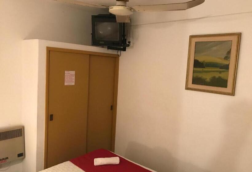 اتاق استاندارد سه نفره, Antares