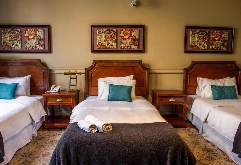 غرفة قياسية ثلاثية, Casa Zañartu