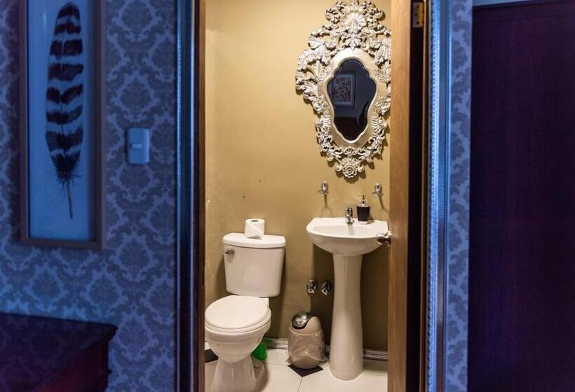 غرفة قياسية, Casa Zañartu