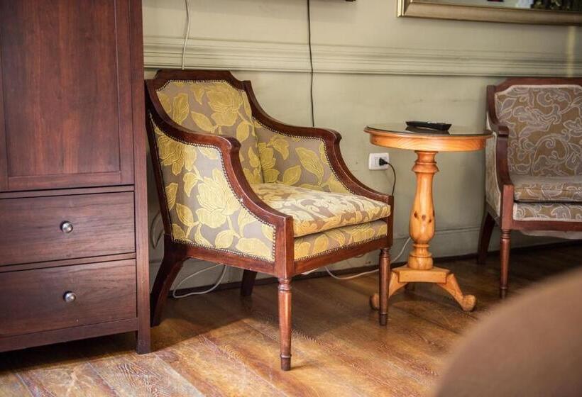 غرفة قياسية, Casa Zañartu