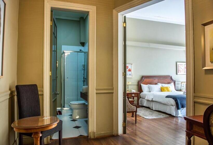 غرفة عائلية, Casa Zañartu