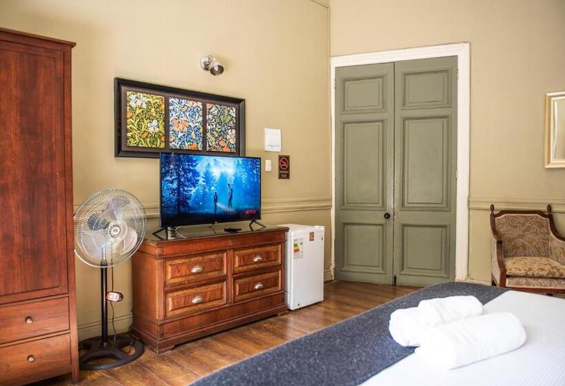 غرفة عائلية, Casa Zañartu