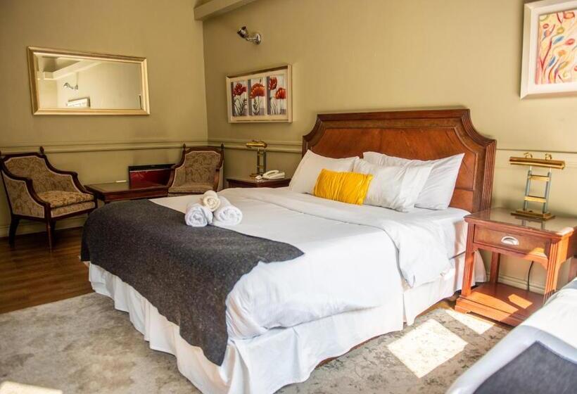 غرفة عائلية, Casa Zañartu