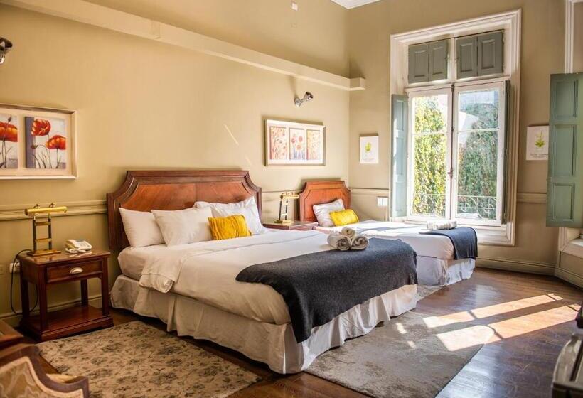 غرفة عائلية, Casa Zañartu