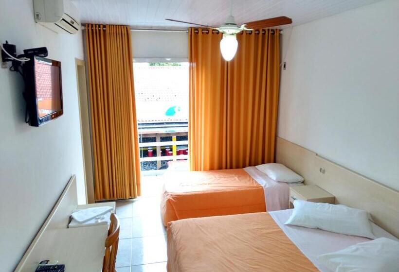 스탠다드 트리플 룸, Centenário