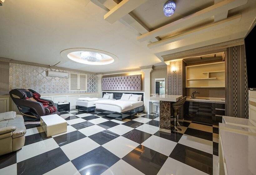 سوییت, Daegu Dongseongno Savoy