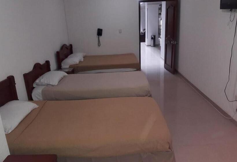 Standaard Vierpersoonskamer, Davinci Calarca