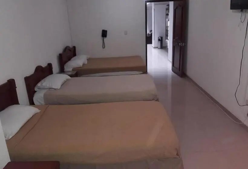 4 Bett Standardzimmer, Davinci Calarca