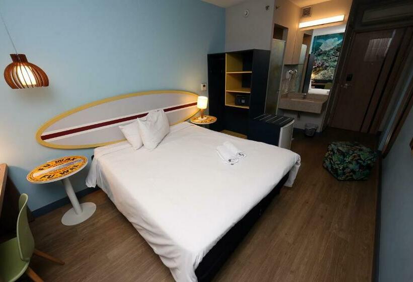 Номер Стандарт, Delphin Surf