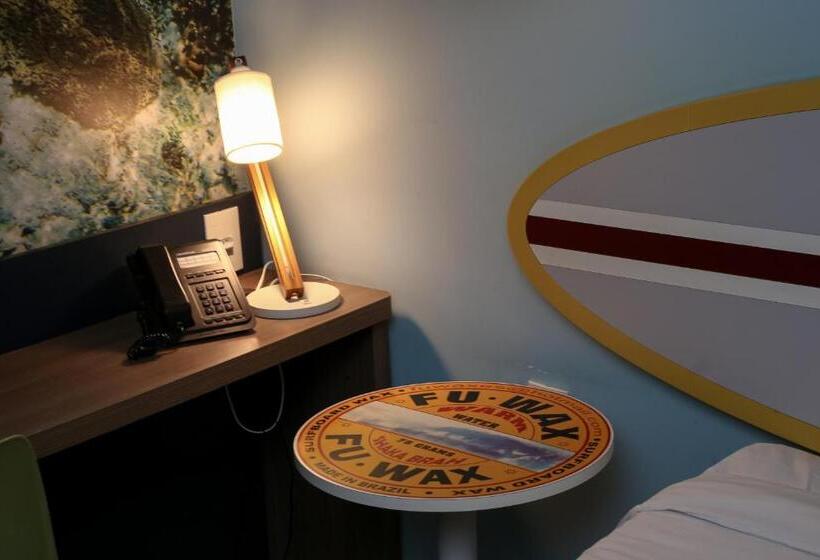 اتاق استاندارد, Delphin Surf