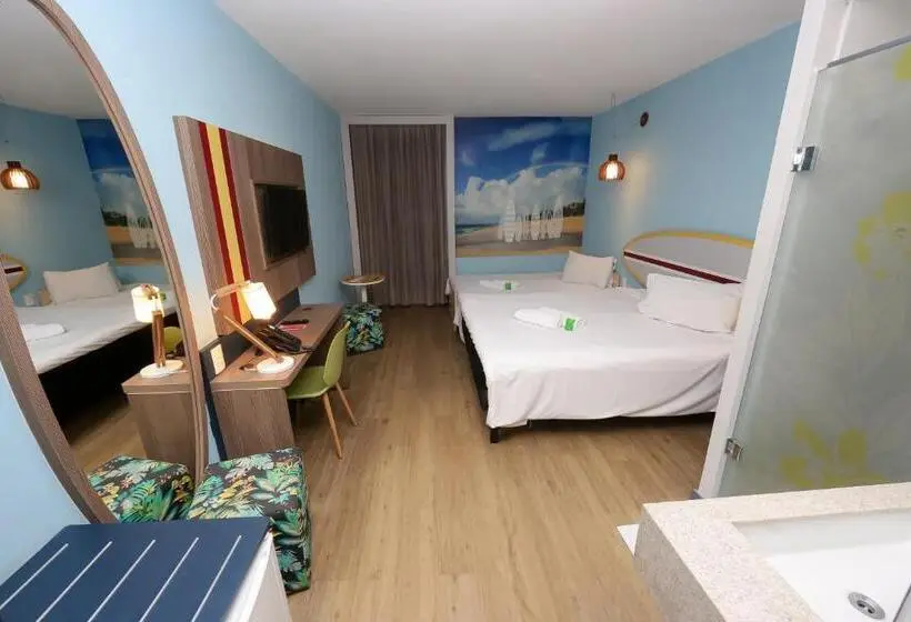 Perhehuone, Delphin Surf