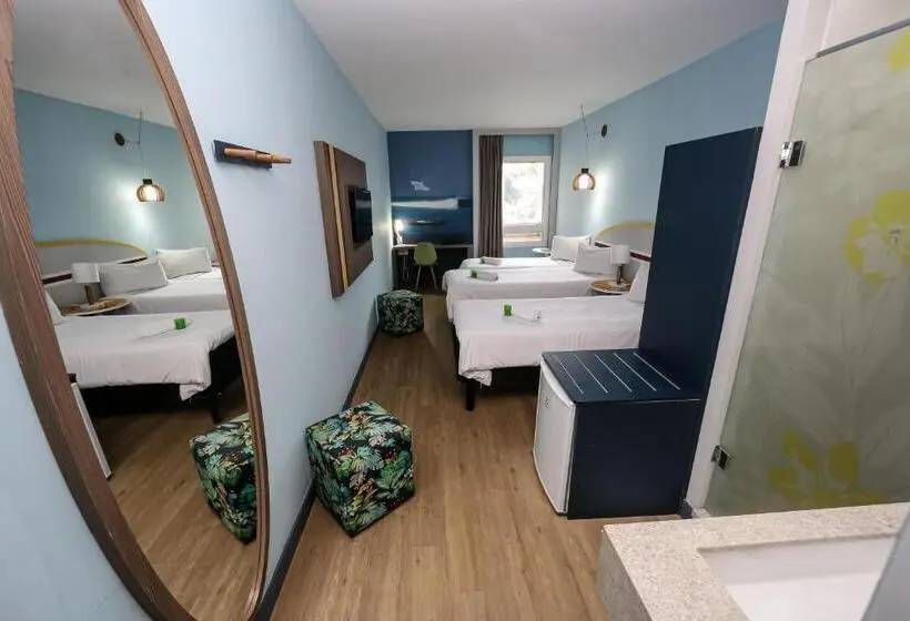 Standard Kolmen Hengen Huone, Delphin Surf