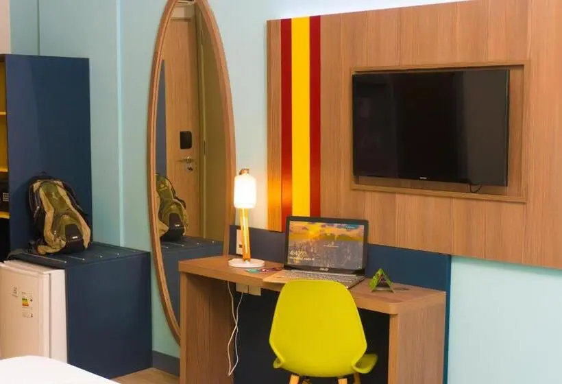 Standard Kolmen Hengen Huone, Delphin Surf