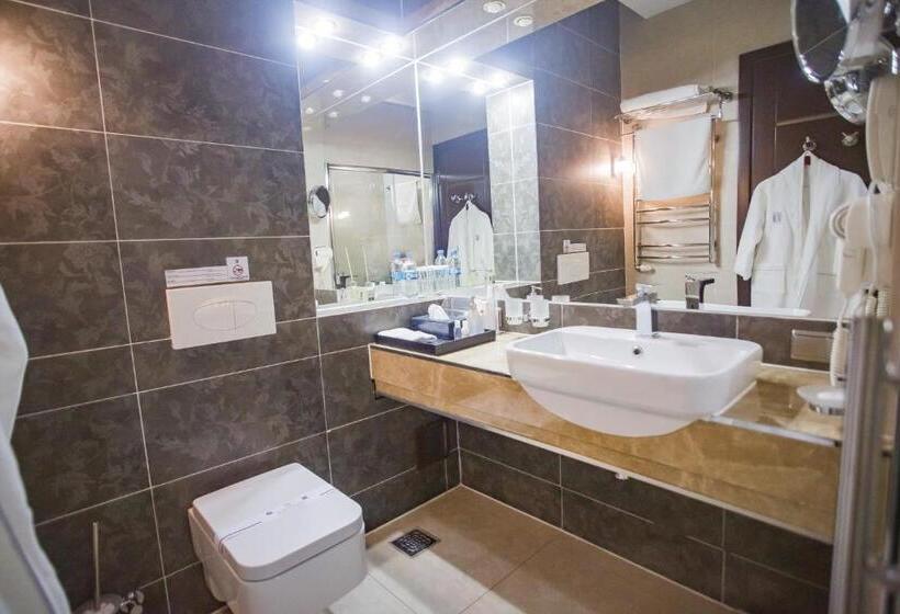 اتاق استاندارد, Feride