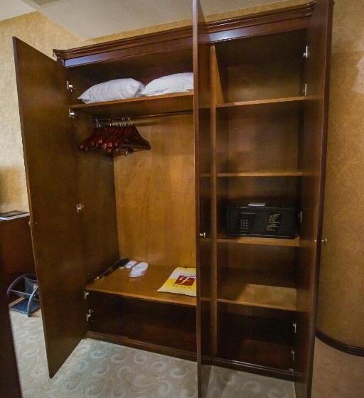 اتاق استاندارد, Feride