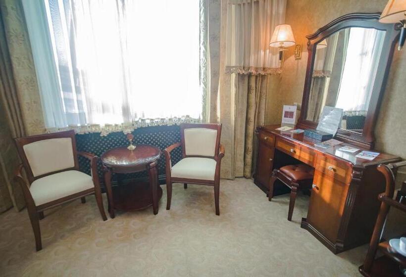 اتاق استاندارد, Feride