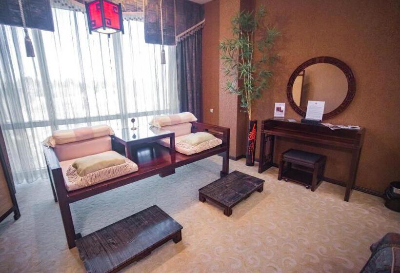 اتاق لوکس, Feride