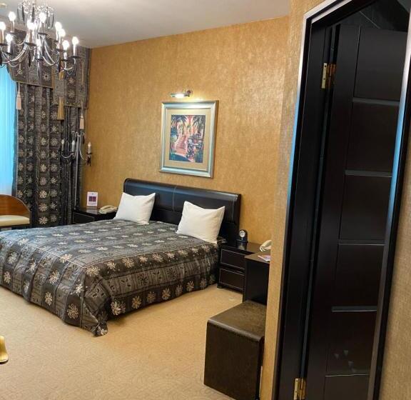 سوییت جونیور لوکس, Feride