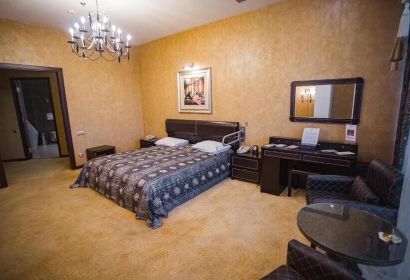 سوییت جونیور لوکس, Feride