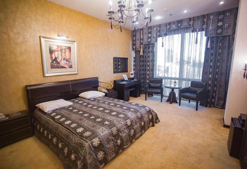 سوییت جونیور لوکس, Feride