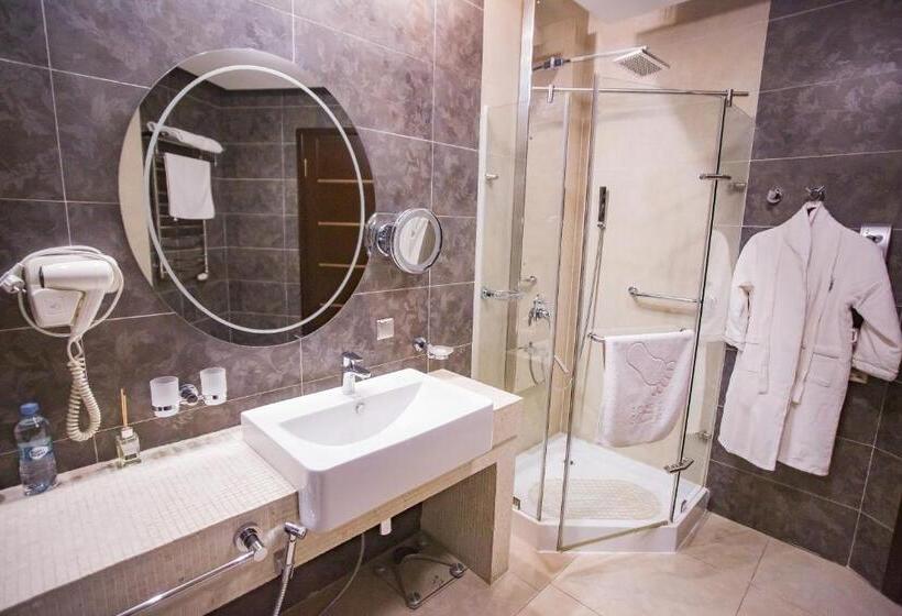 سوییت جونیور لوکس, Feride