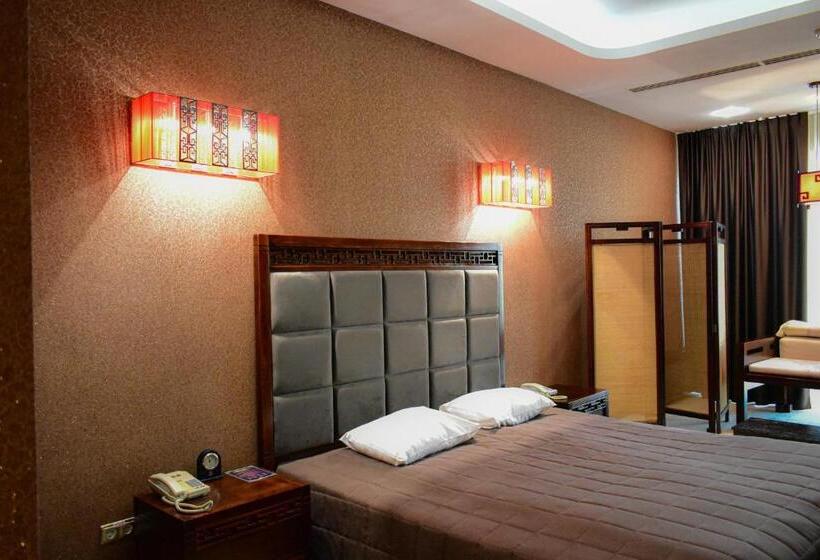 اتاق لوکس, Feride