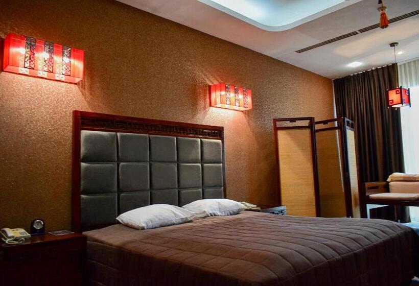 اتاق لوکس, Feride