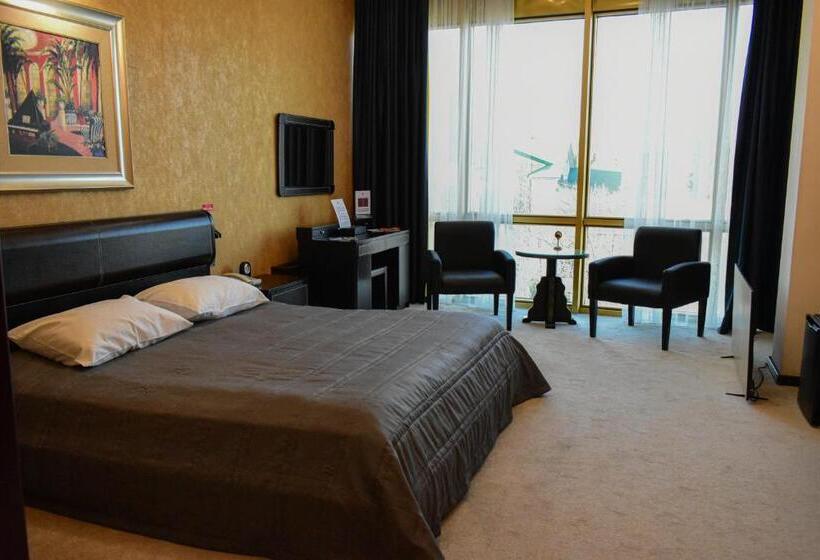 سوییت جونیور لوکس, Feride