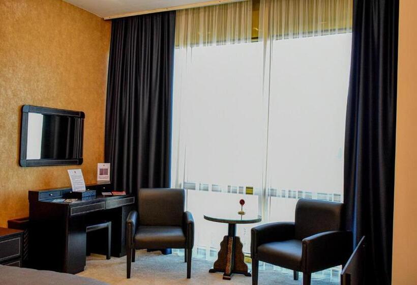 سوییت جونیور لوکس, Feride