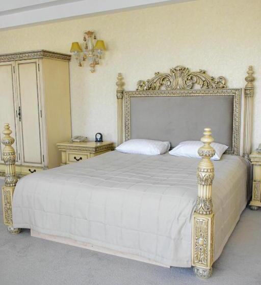 سوئیت با تخت بزرگ, Feride