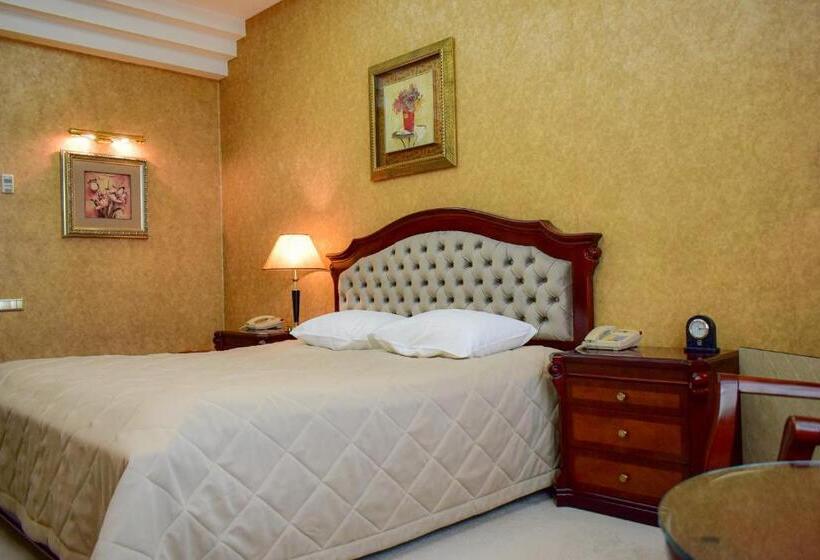 اتاق استاندارد, Feride