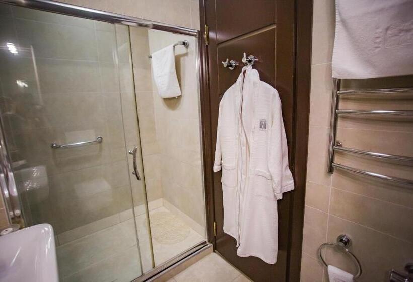 اتاق استاندارد, Feride