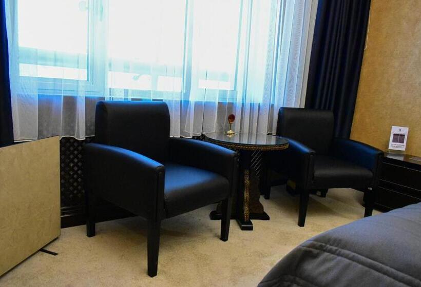 سوییت جونیور لوکس, Feride