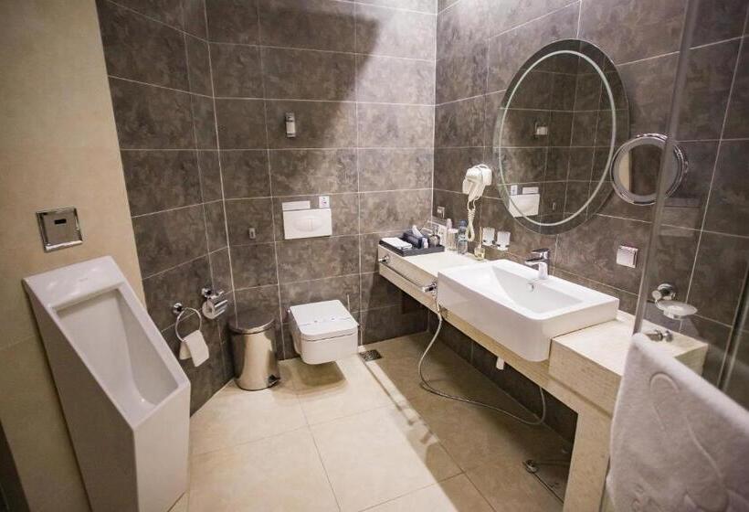 سوییت جونیور لوکس, Feride