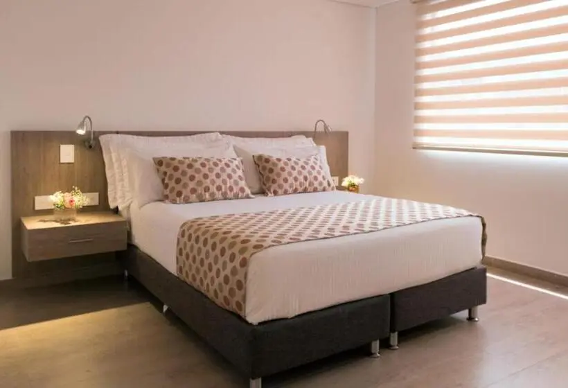 Standard Yhden Hengen Huone, Lomas 10
